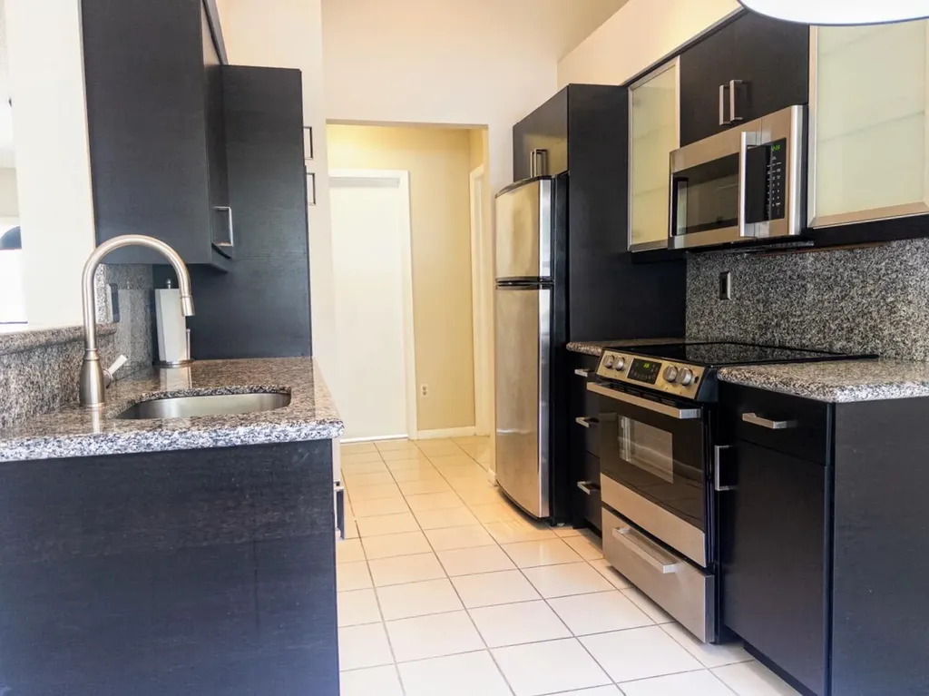 9202 NW 9th Place Plantation FL 33324