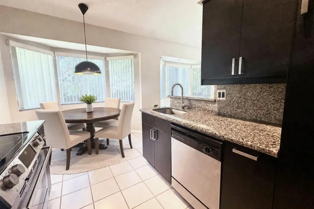 9202 NW 9th Place Plantation FL 33324