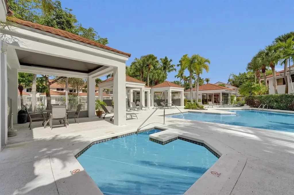9202 NW 9th Place Plantation FL 33324