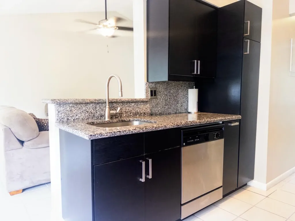 9202 NW 9th Place Plantation FL 33324
