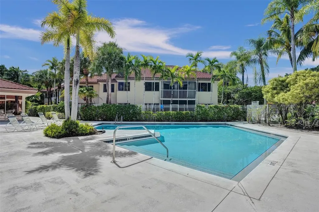 9202 NW 9th Place Plantation FL 33324