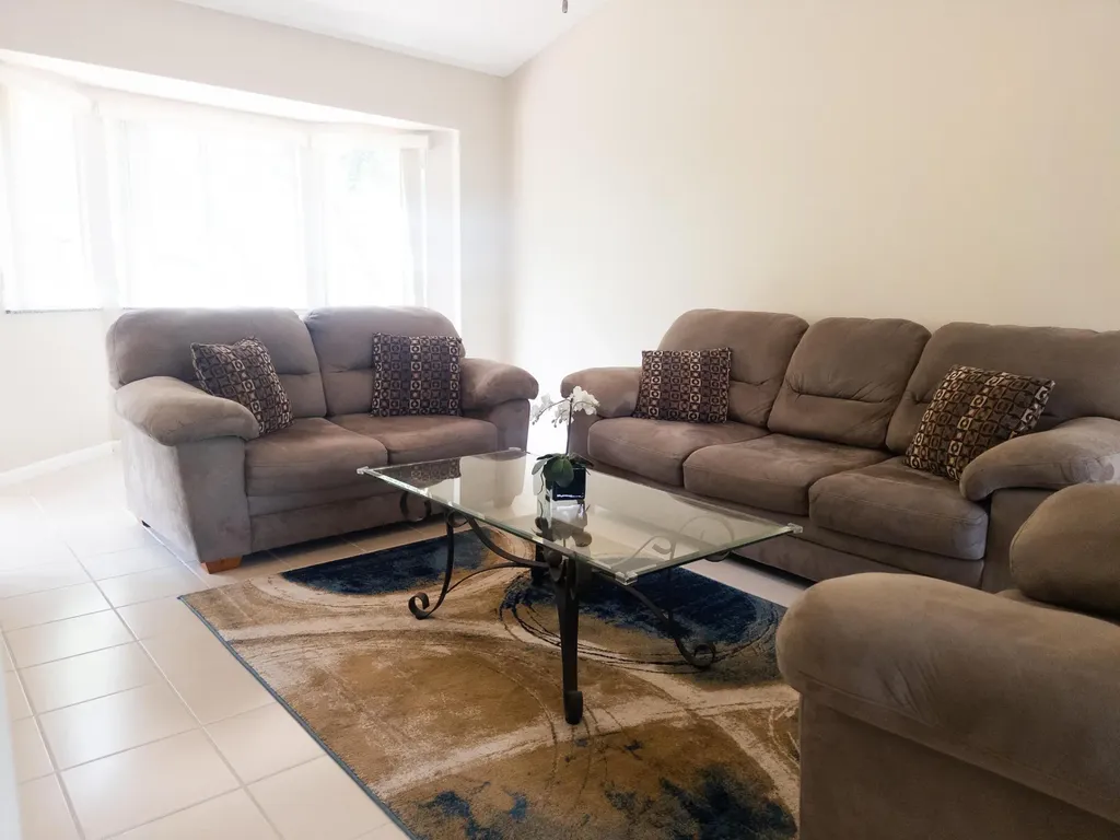 9202 NW 9th Place Plantation FL 33324