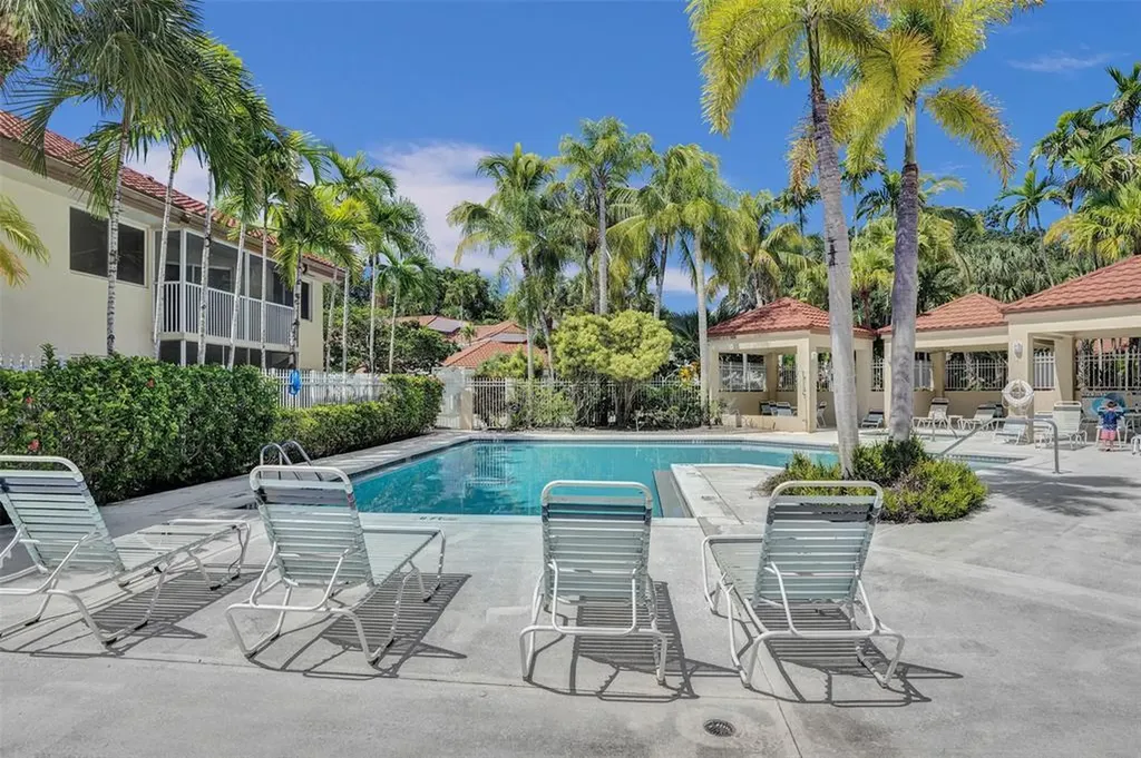9202 NW 9th Place Plantation FL 33324