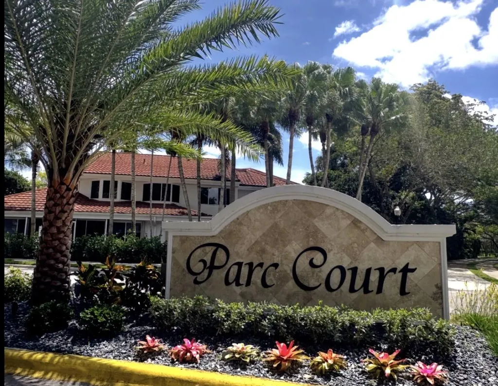 9202 NW 9th Place Plantation FL 33324
