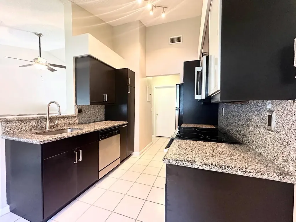 9202 NW 9th Place Plantation FL 33324