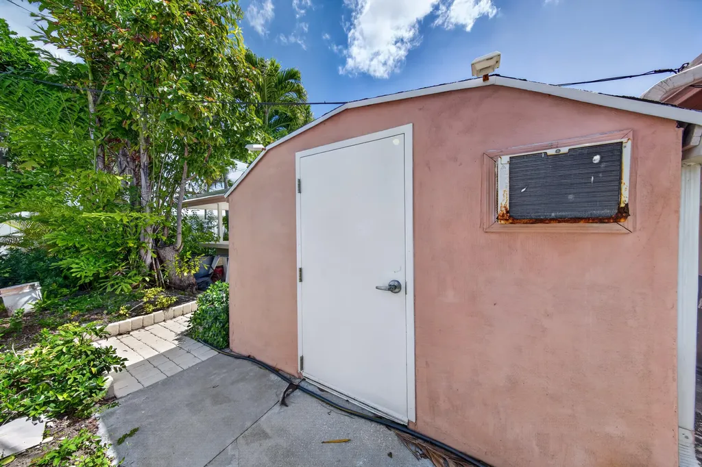 431 NE 24th Court Boca Raton FL 33431