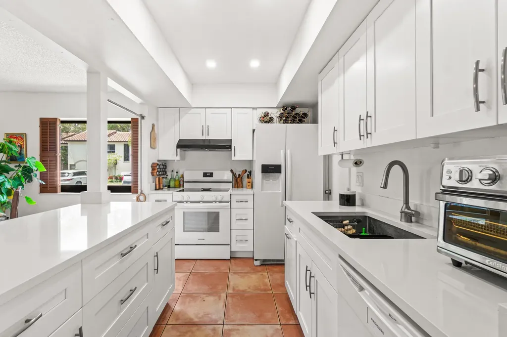7200 NW 2nd Avenue Boca Raton FL 33487