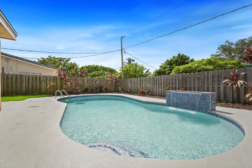 3670 NW 78th Lane Coral Springs FL 33065