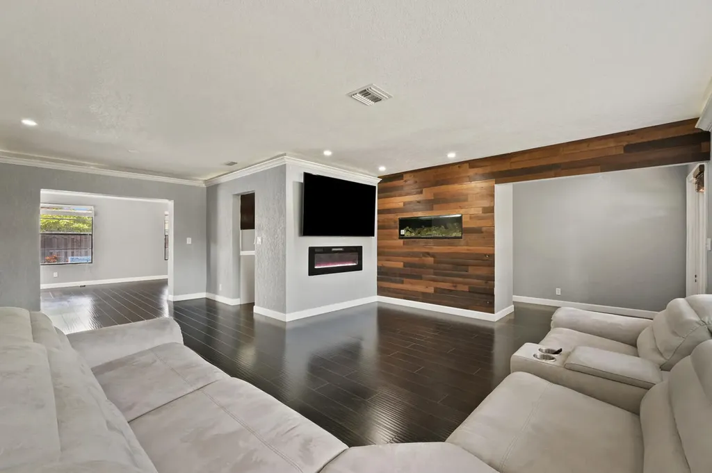 3670 NW 78th Lane Coral Springs FL 33065