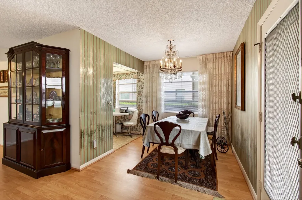 349 Capri Delray Beach FL 33484