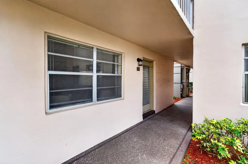 349 Capri Delray Beach FL 33484