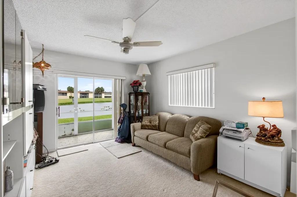 349 Capri Delray Beach FL 33484