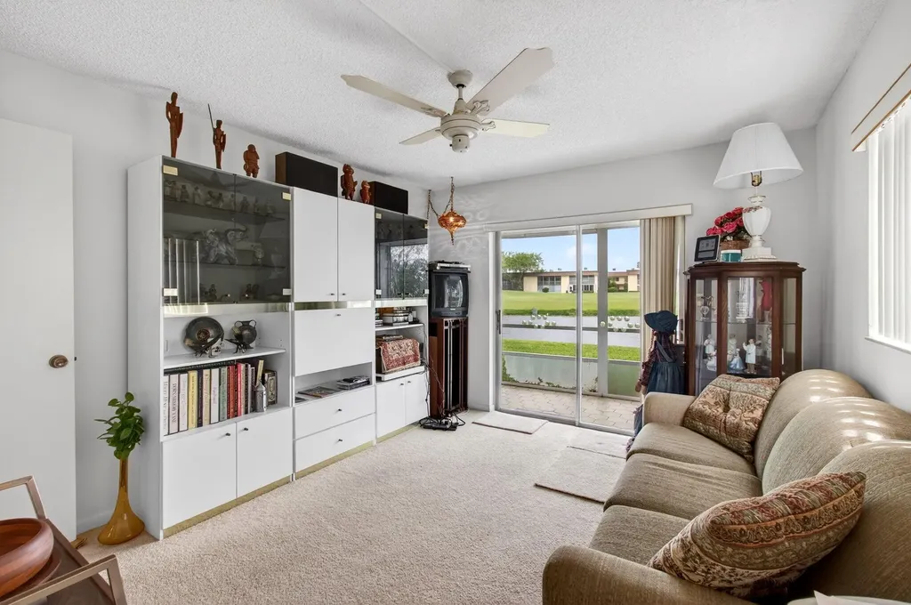 349 Capri Delray Beach FL 33484