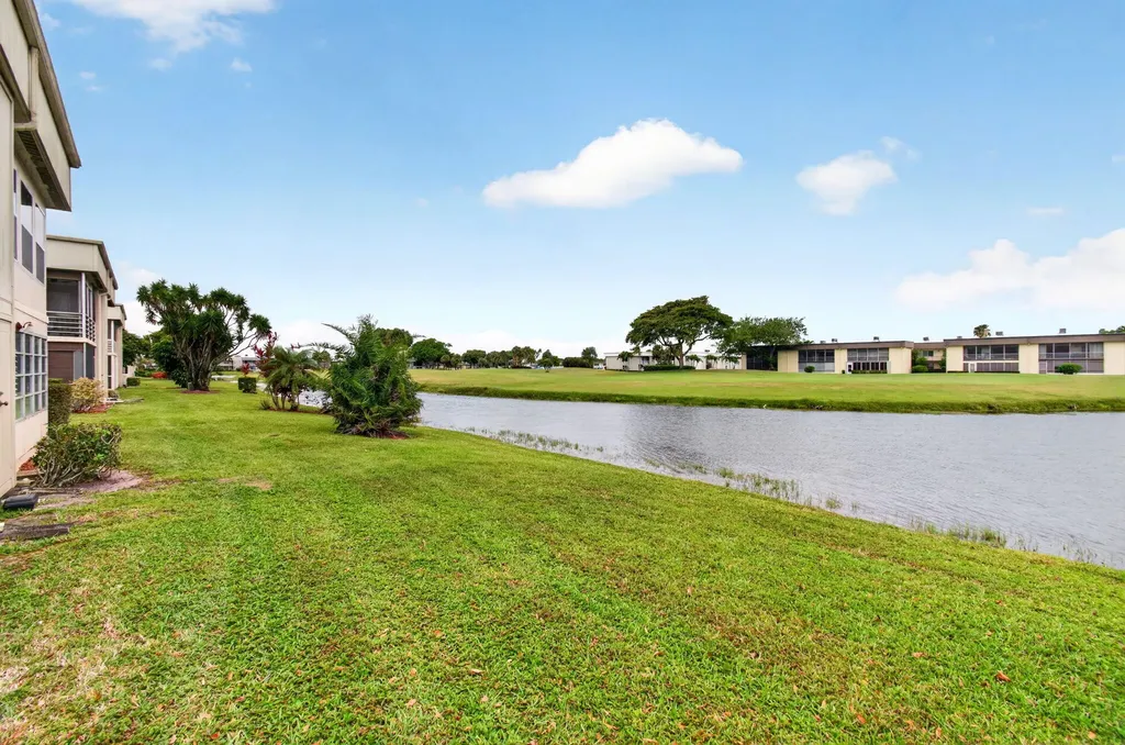 349 Capri Delray Beach FL 33484