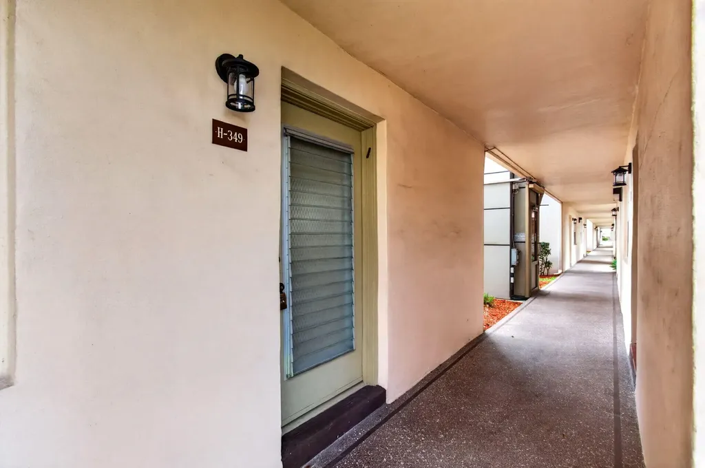 349 Capri Delray Beach FL 33484