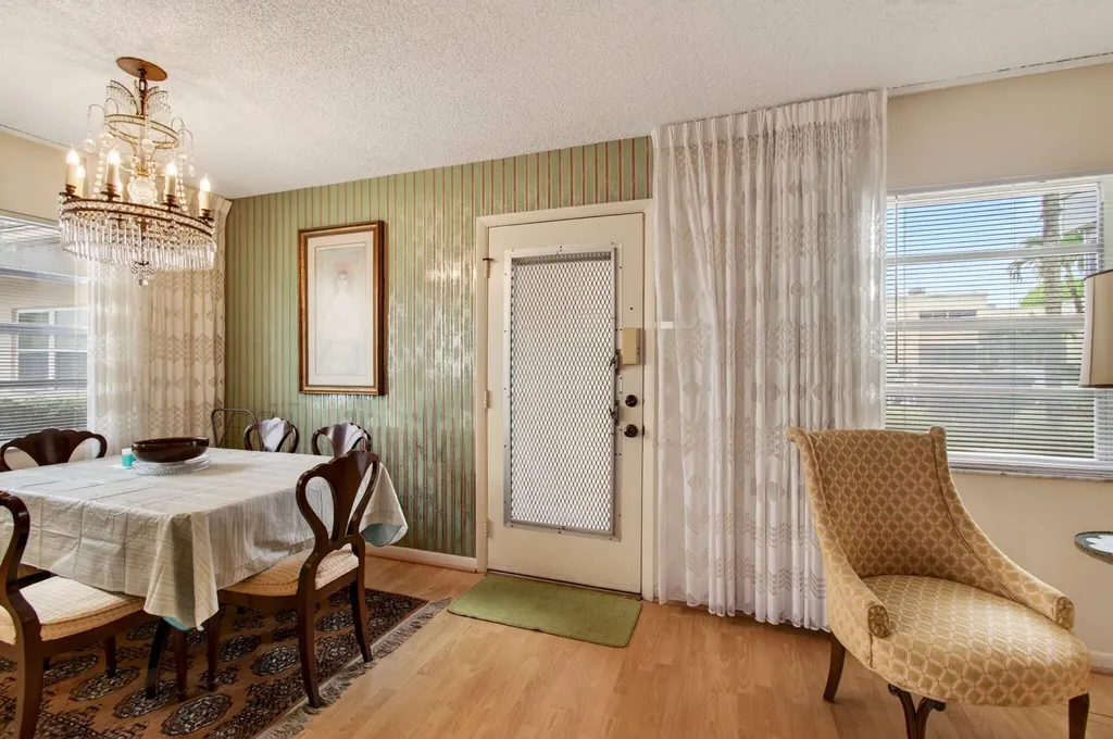 349 Capri Delray Beach FL 33484