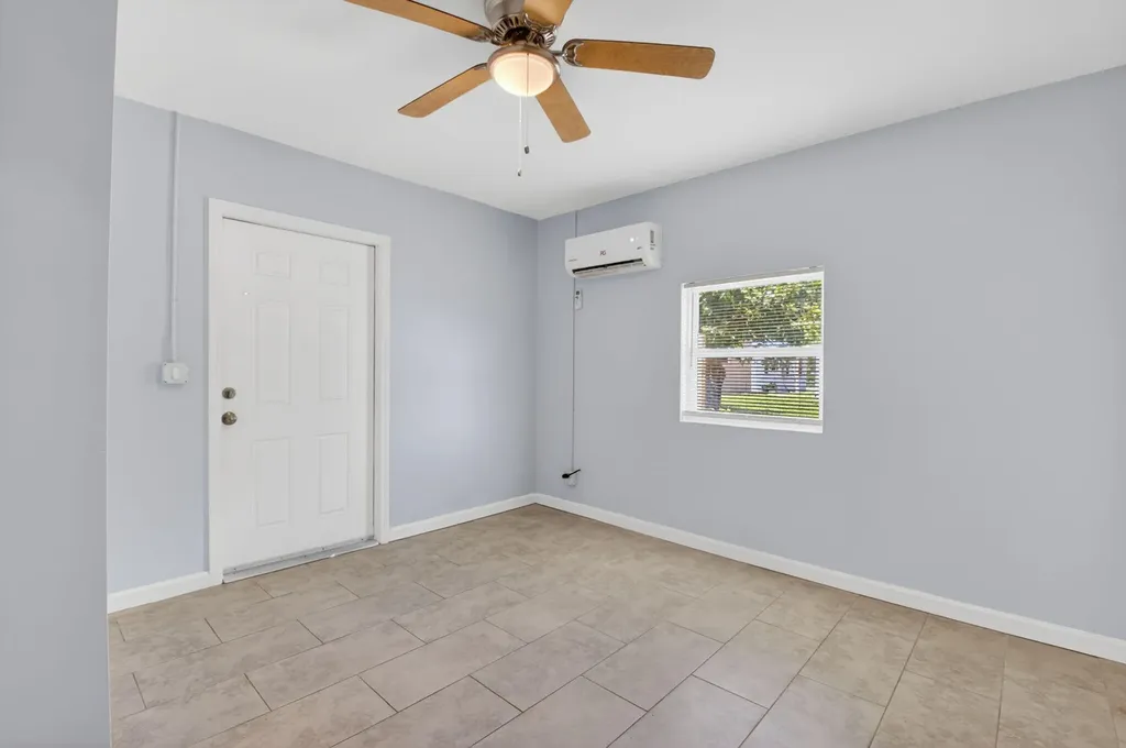 239 NW 6th Avenue Delray Beach FL 33444