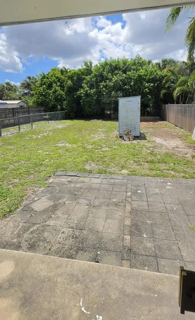 8531 Sunset Drive Palm Beach Gardens FL 33410