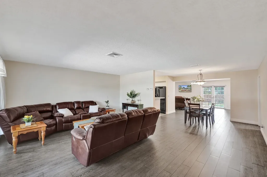 1921 N 49th Avenue Hollywood FL 33021