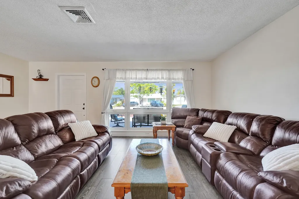 1921 N 49th Avenue Hollywood FL 33021
