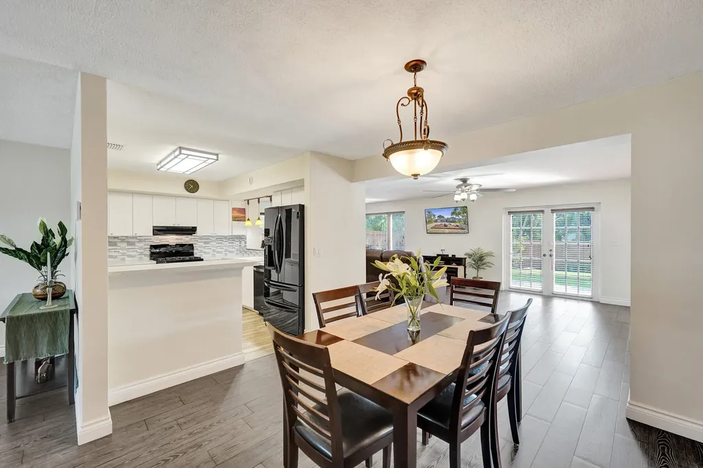 1921 N 49th Avenue Hollywood FL 33021