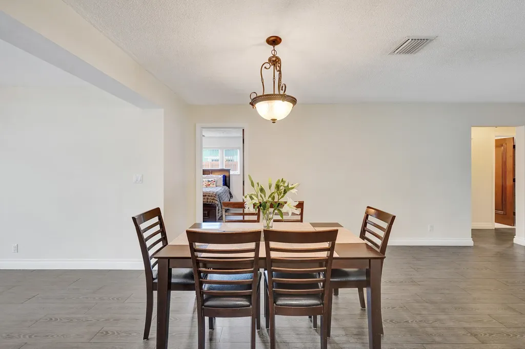 1921 N 49th Avenue Hollywood FL 33021
