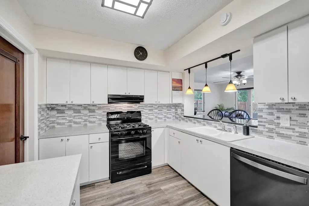 1921 N 49th Avenue Hollywood FL 33021