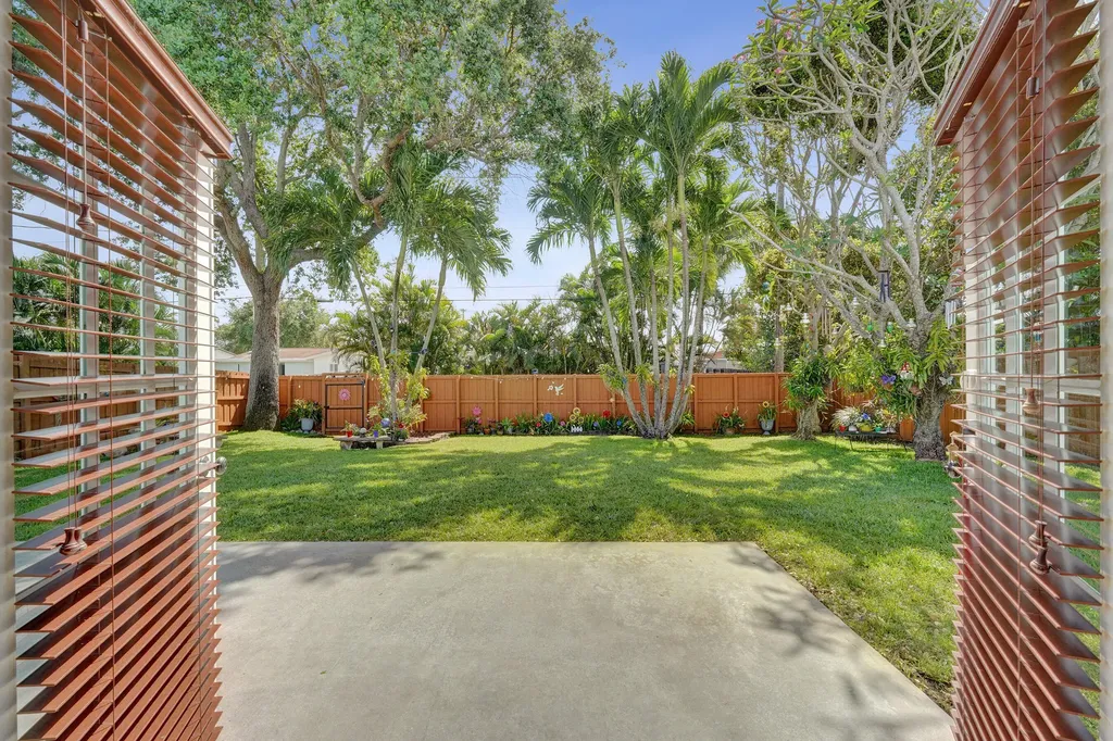 1921 N 49th Avenue Hollywood FL 33021