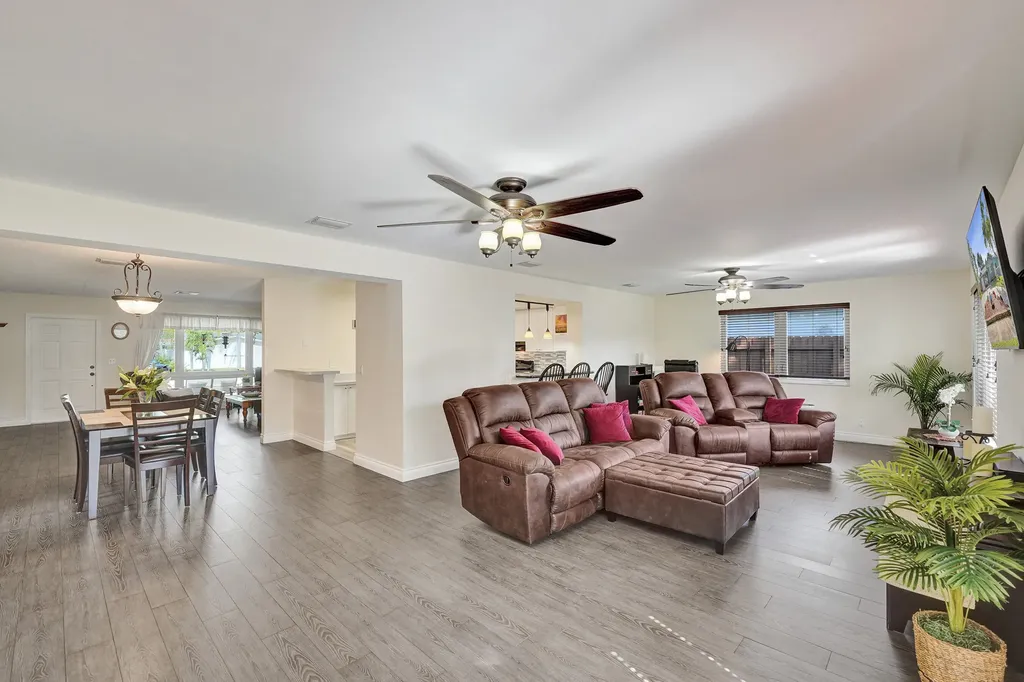 1921 N 49th Avenue Hollywood FL 33021