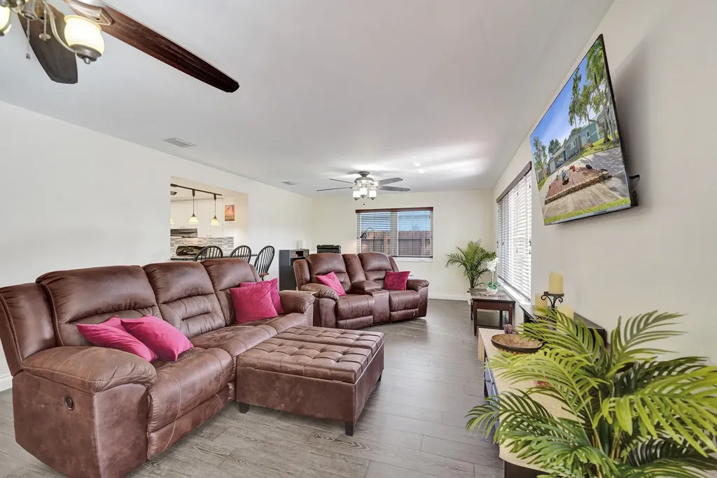 1921 N 49th Avenue Hollywood FL 33021