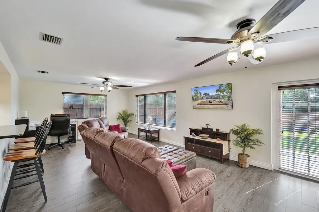 1921 N 49th Avenue Hollywood FL 33021