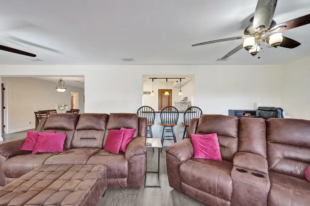 1921 N 49th Avenue Hollywood FL 33021