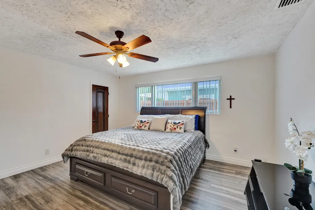 1921 N 49th Avenue Hollywood FL 33021