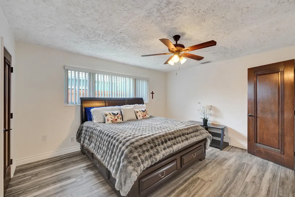 1921 N 49th Avenue Hollywood FL 33021