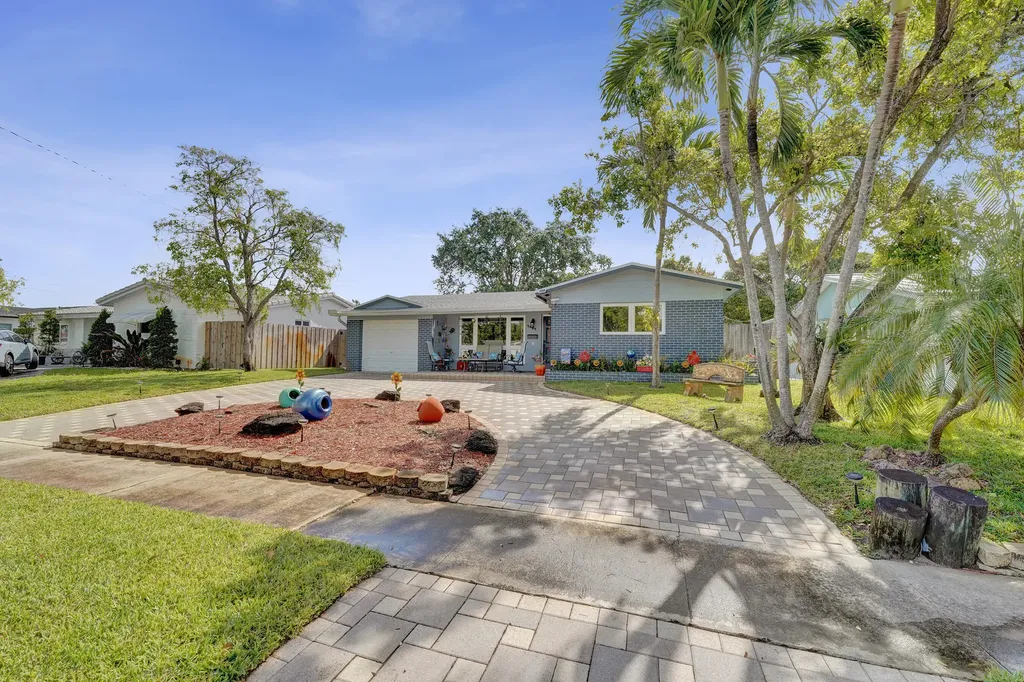 1921 N 49th Avenue Hollywood FL 33021