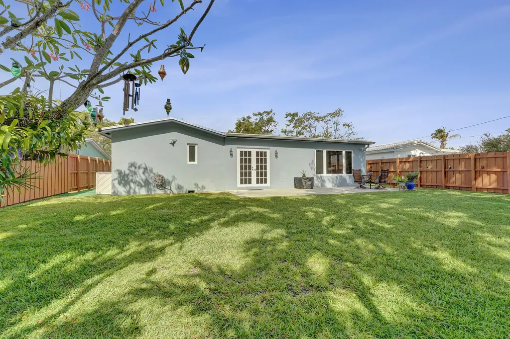 1921 N 49th Avenue Hollywood FL 33021