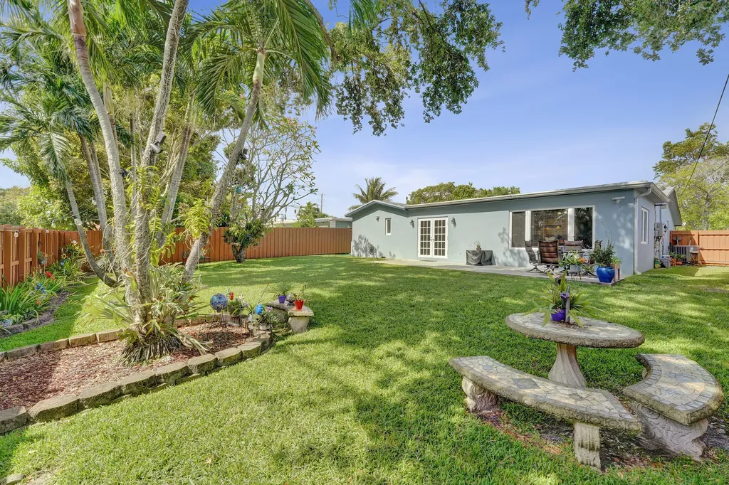 1921 N 49th Avenue Hollywood FL 33021