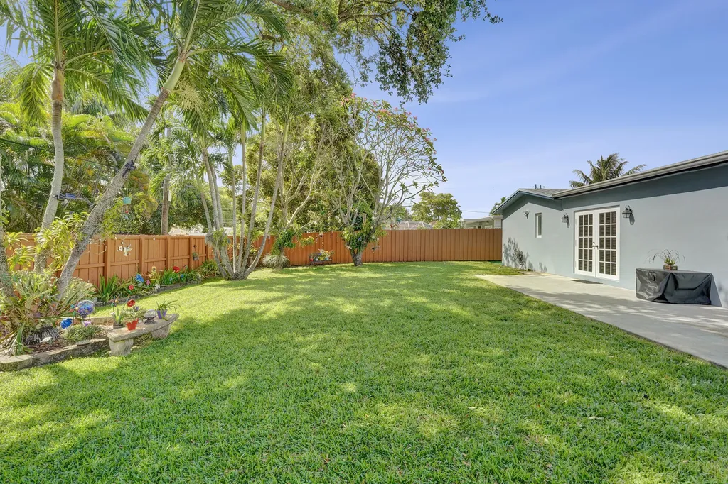 1921 N 49th Avenue Hollywood FL 33021