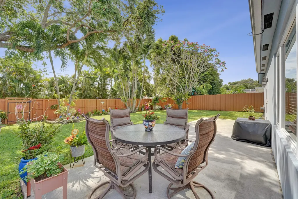 1921 N 49th Avenue Hollywood FL 33021
