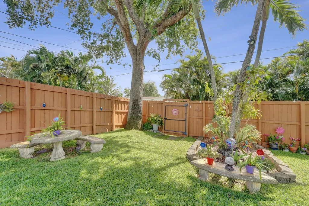 1921 N 49th Avenue Hollywood FL 33021