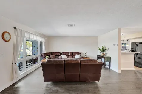 1921 N 49th Avenue Hollywood FL 33021