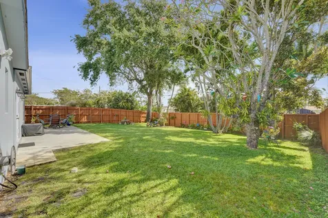 1921 N 49th Avenue Hollywood FL 33021