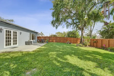 1921 N 49th Avenue Hollywood FL 33021