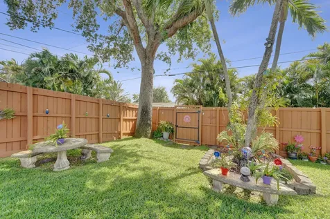 1921 N 49th Avenue Hollywood FL 33021