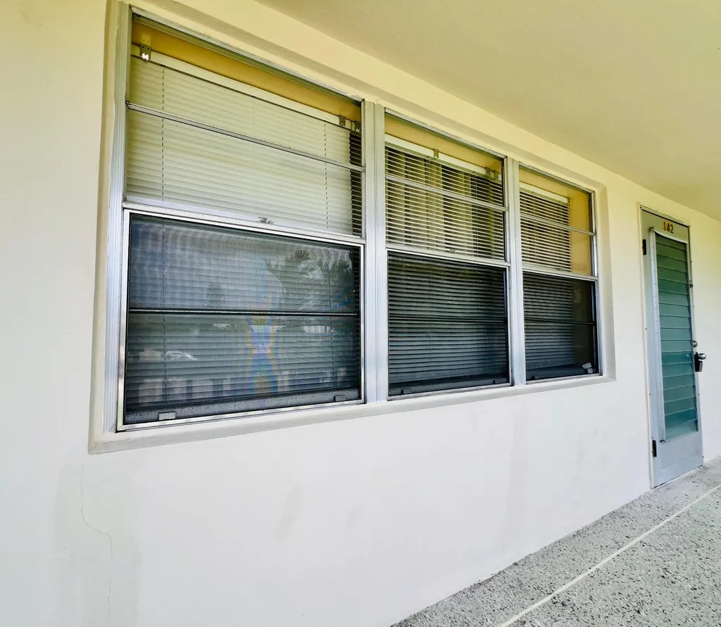 142 Cambridge F West Palm Beach FL 33417