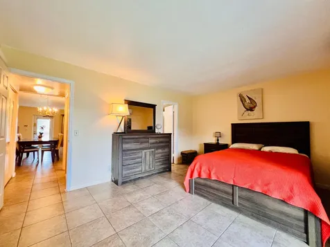 142 Cambridge F West Palm Beach FL 33417