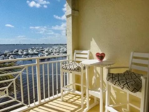 975 NW Flagler Avenue Stuart FL 34994