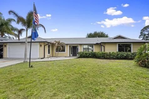 138 SW Airview Avenue Port St Lucie FL 34984