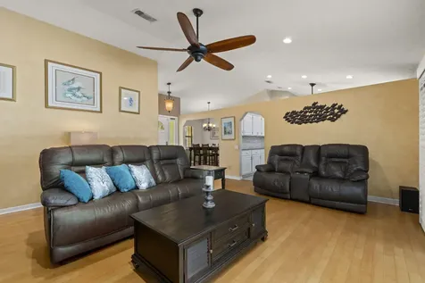 138 SW Airview Avenue Port St Lucie FL 34984