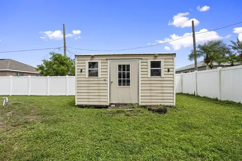 138 SW Airview Avenue Port St Lucie FL 34984